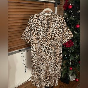 Lady rawr rawr! Cheetah or leopard type dress